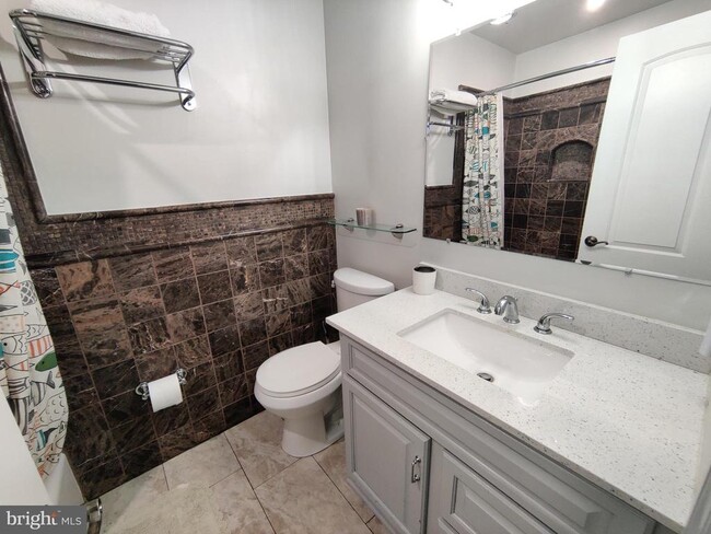 Building Photo - 4814 King Richard Dr