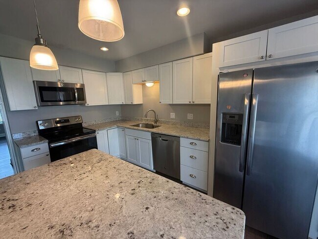 Building Photo - 15109 El Dorado Ter-
