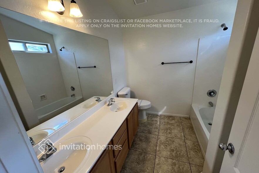 Building Photo - 11825 W Maui Ln