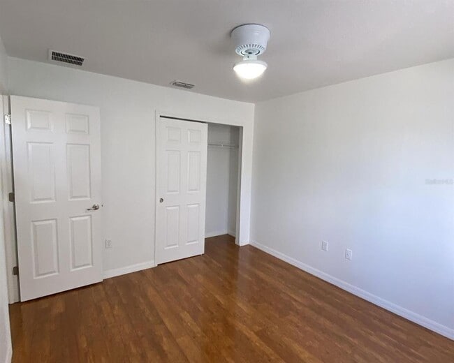 Building Photo - 2444 Hassonite St