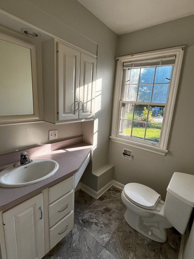 Building Photo - 35 Hastings Ave