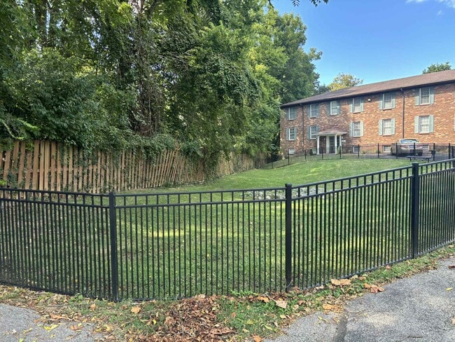 Building Photo - 721 N Hite Ave
