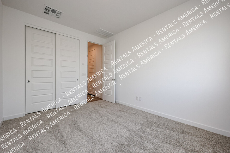 Building Photo - 36410 W Leonessa Ave