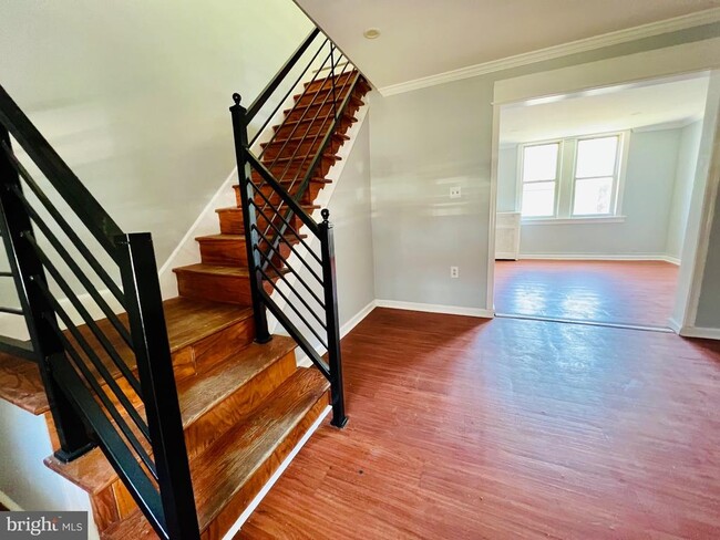 Building Photo - 1609 S 28th St