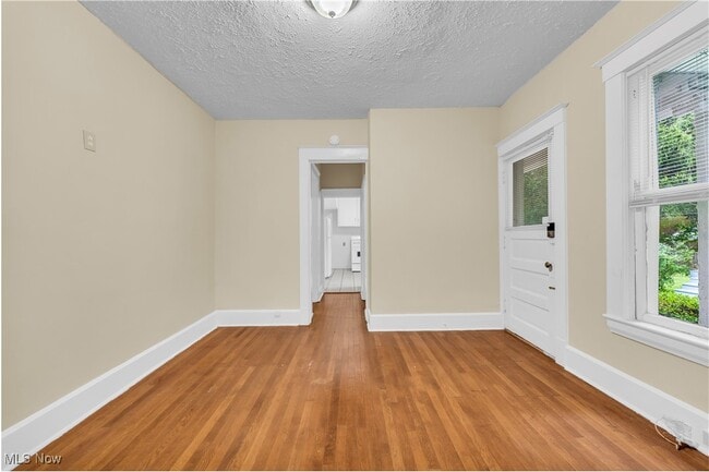 Building Photo - 1515 Rydalmount Rd