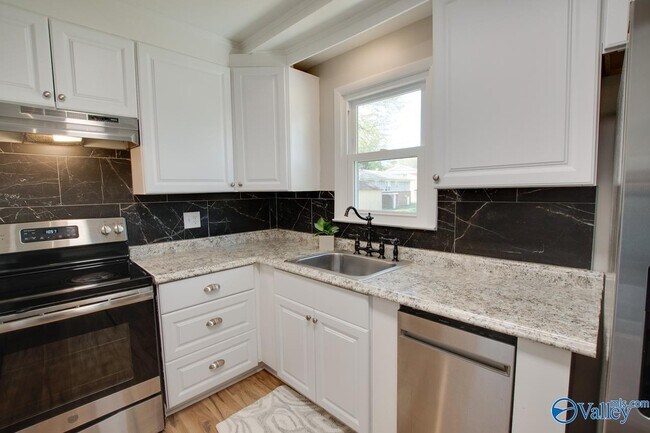 Building Photo - 803 Mead Rd NE