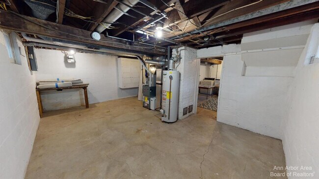 Building Photo - 1705 Jackson Ave