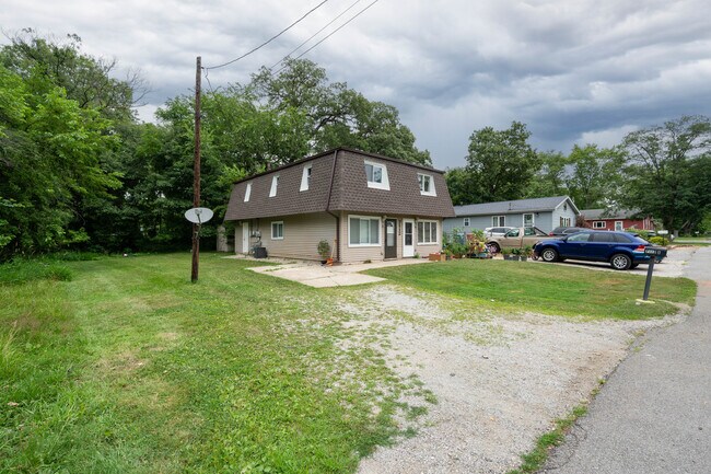 Building Photo - 7112 W 137th Ln