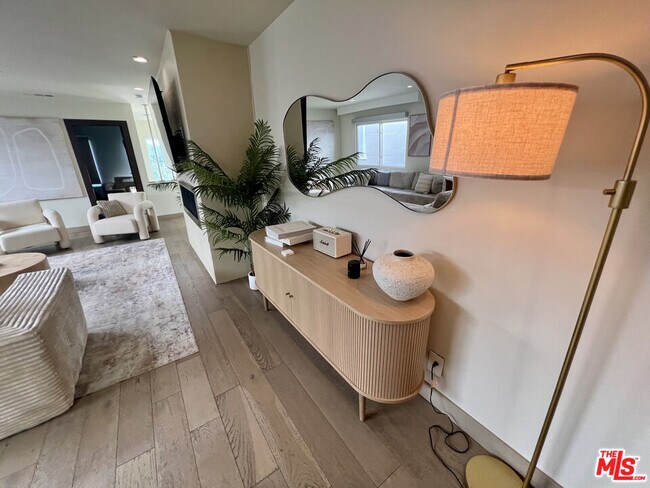 Building Photo - 3943 Fredonia Dr