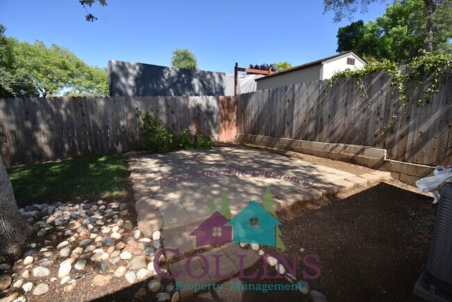 Building Photo - 505 Adriana Pl