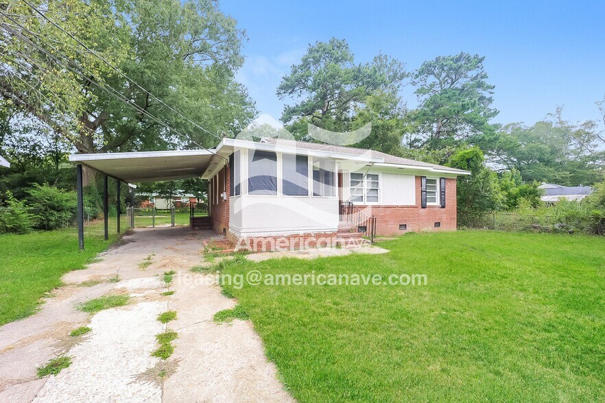 Building Photo - 4016 Singer Dr