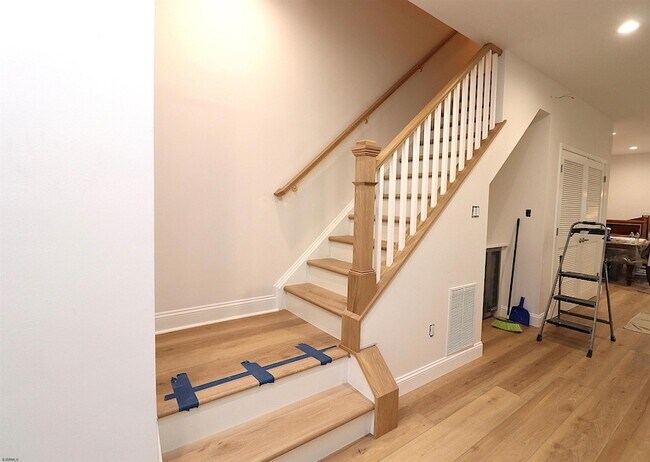 Building Photo - 213 N Jefferson Ave