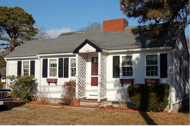 Primary Photo - Kings Court Cottages