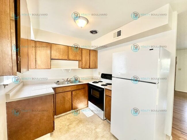 Building Photo - 1 Bedroom 1 Bath + Office next to Idlewild Park & the Truckee River
