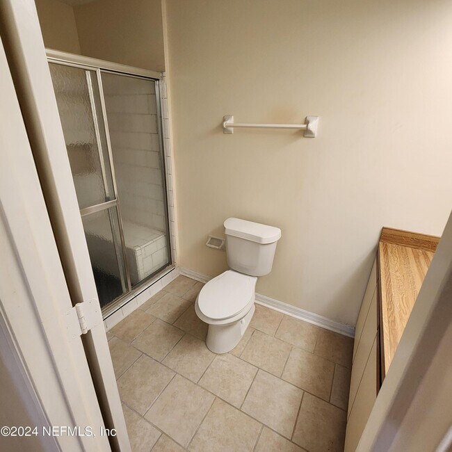 Building Photo - 7623 Baymeadows Cir W