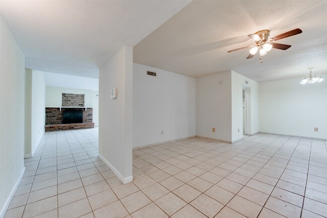 Building Photo - 15702 Mendocino Dr