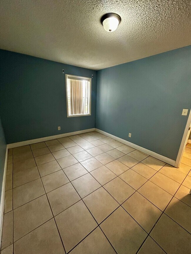 Building Photo - 6321 Lenawee St