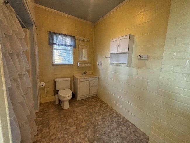 Building Photo - 118 Reed Ranch Rd