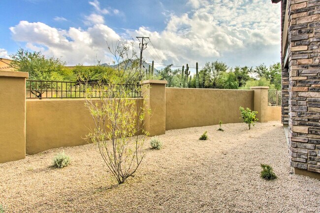 Building Photo - 6145 E Cave Creek Rd