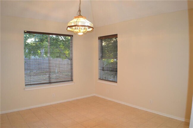 Building Photo - 16702 Shipshaw River Cove
