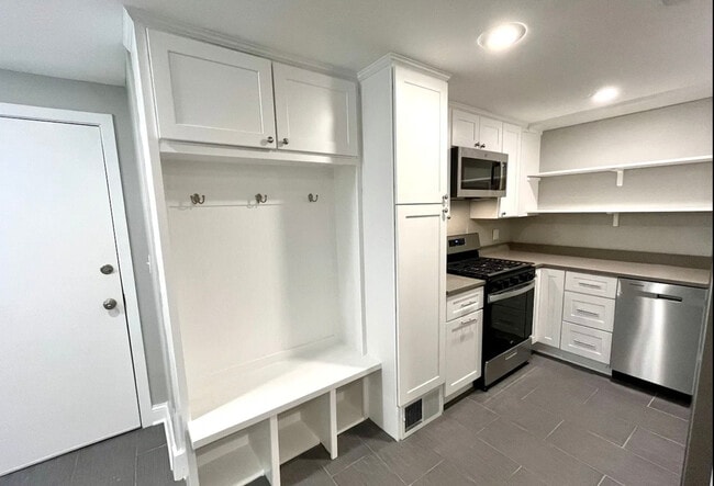 Building Photo - 311 W Harrison St