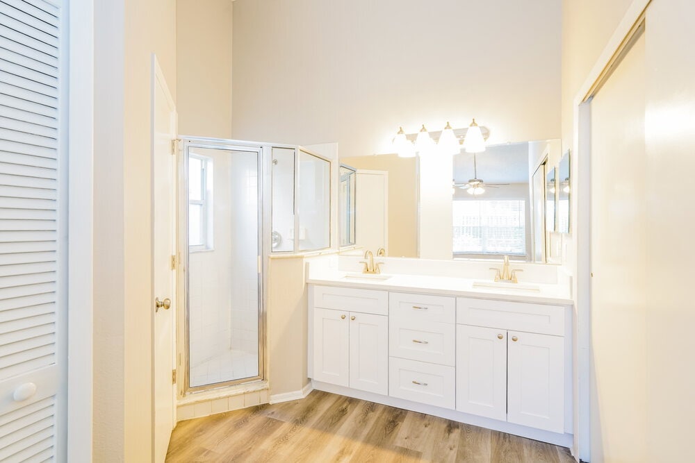 Building Photo - 1434 Lakehurst Way