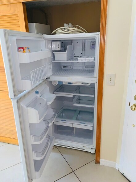 Building Photo - 1750 W 46th St