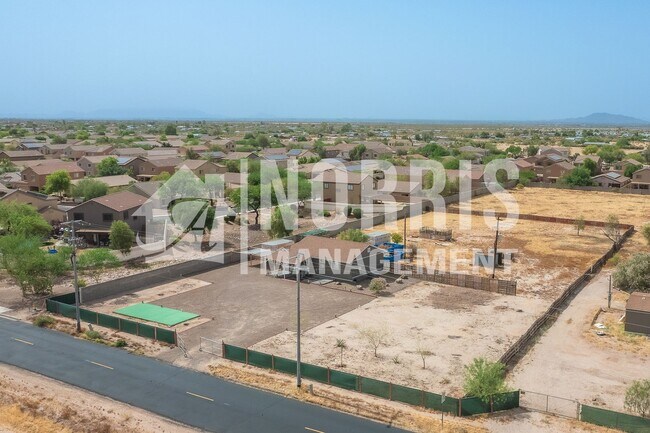 Building Photo - Great Home in Casa Grande with a Country Feel