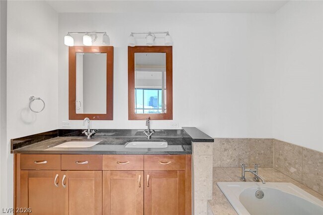 Building Photo - 4575 Dean Martin Dr