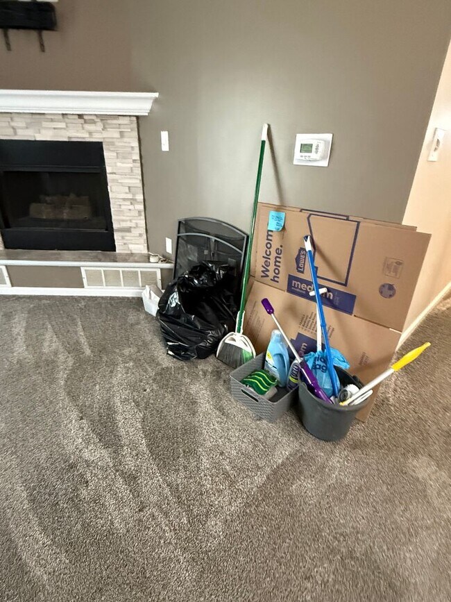Building Photo - 2 Bedroom in Ivy woods - Ross Township