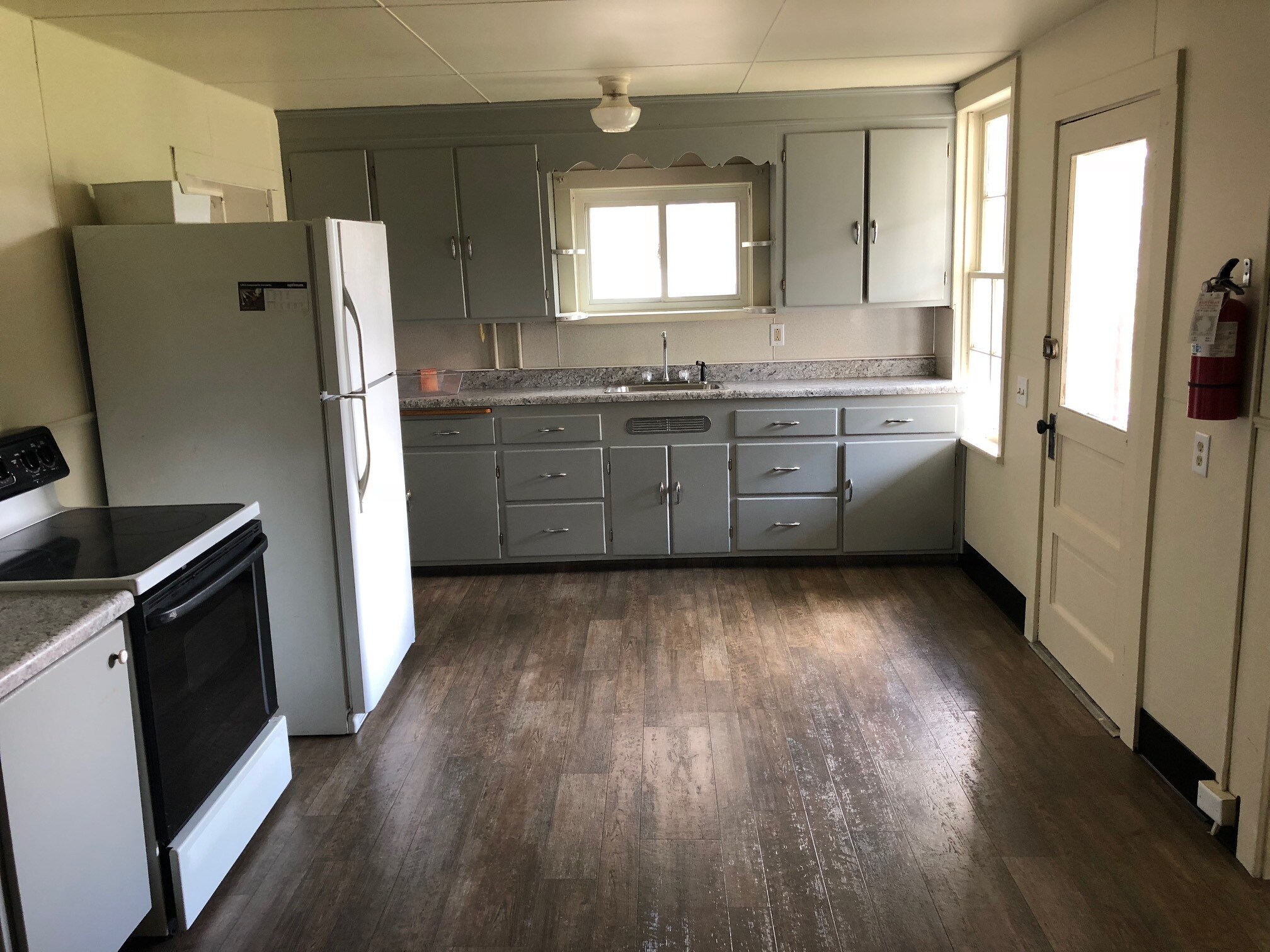 Building Photo - 212 State St