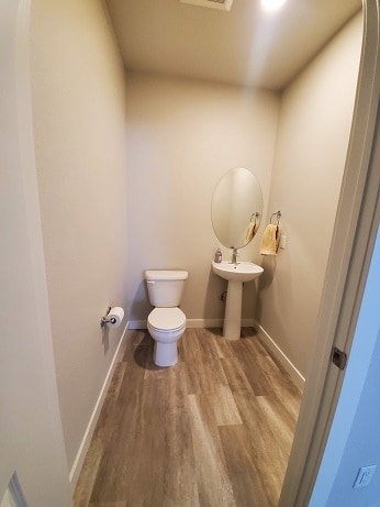 Powder Room - 2794 Barnstormer St