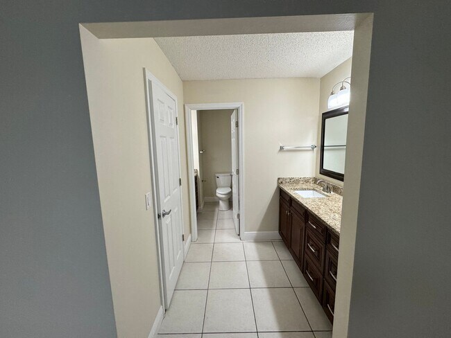 Building Photo - Charming 3 Bedroom, 2 Bathroom Home in Winter Park!!