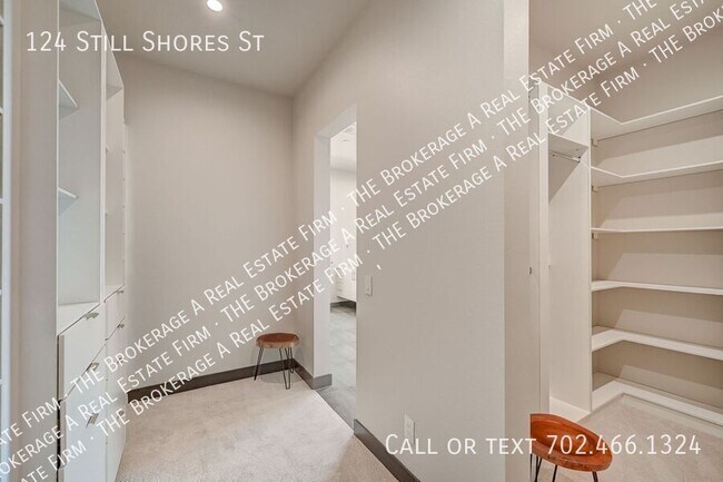 Building Photo - 124 Still Shrs St