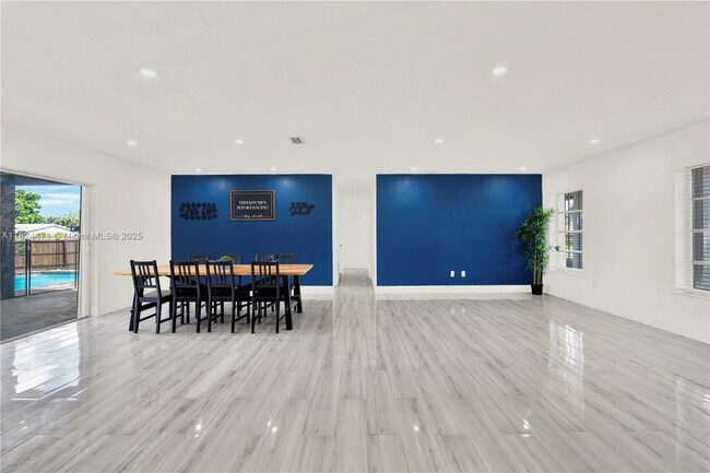 Building Photo - 10591 SW 122nd Ct