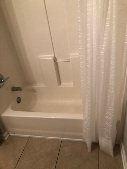 Building Photo - 8226 Green Parrot Rd