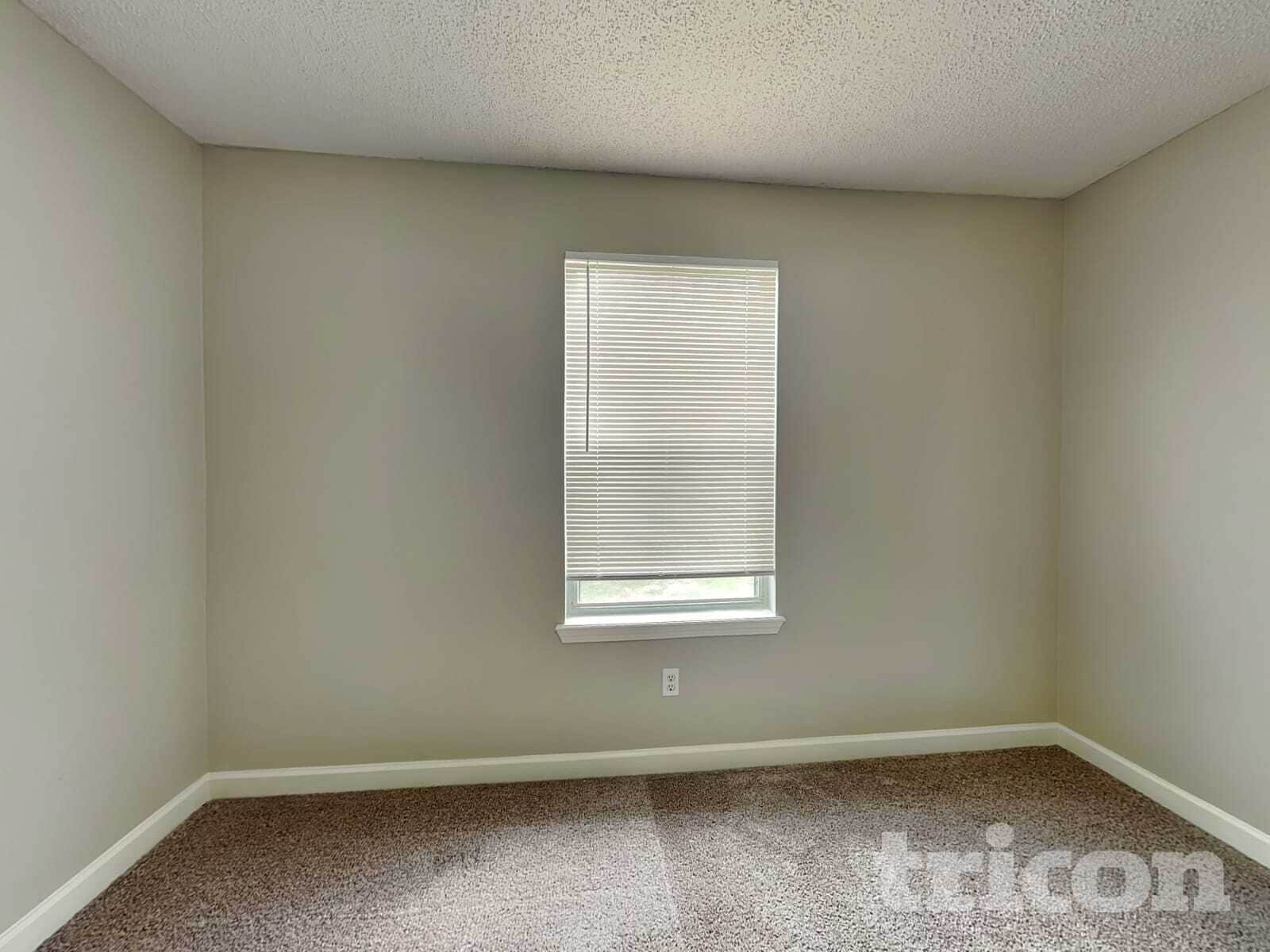 Building Photo - 1885 Ontario Ct