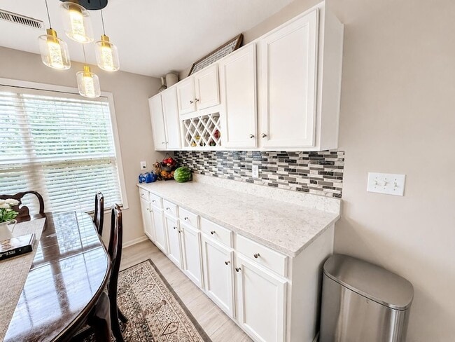 Building Photo - 5172 Vinings Bend