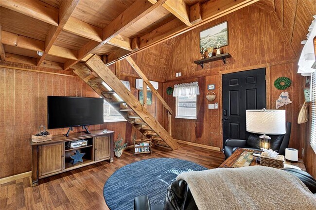 Building Photo - 4214 W Ohio Ave