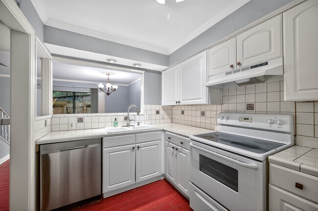 Building Photo - 5231 Arboles Dr