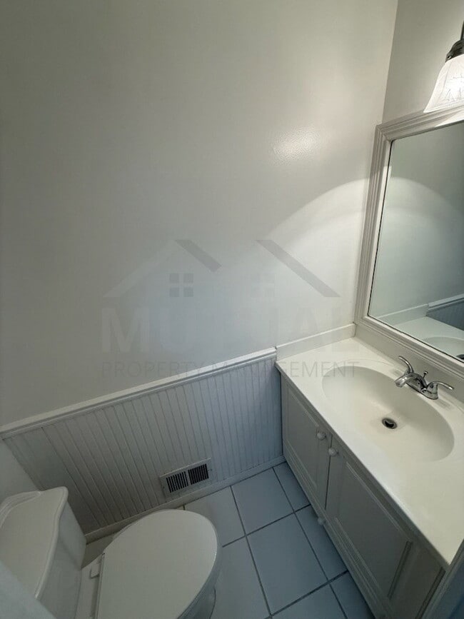 Building Photo - 48108 Colony Farm Cir