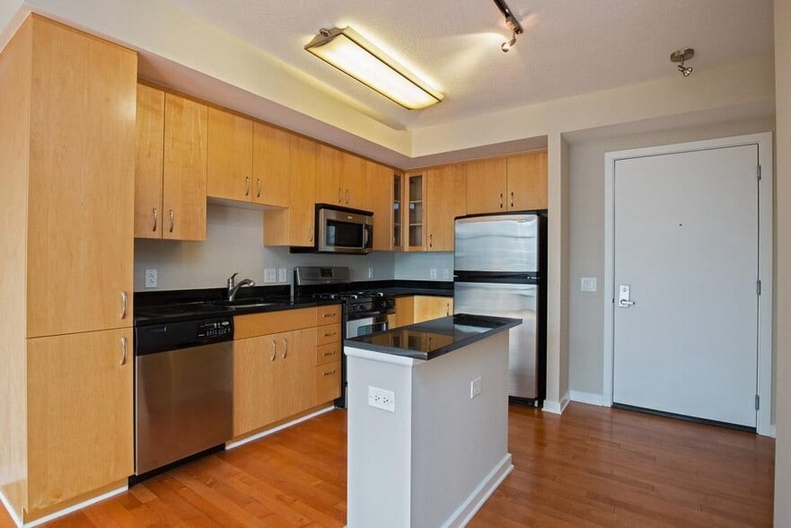 Building Photo - 475 K St NW