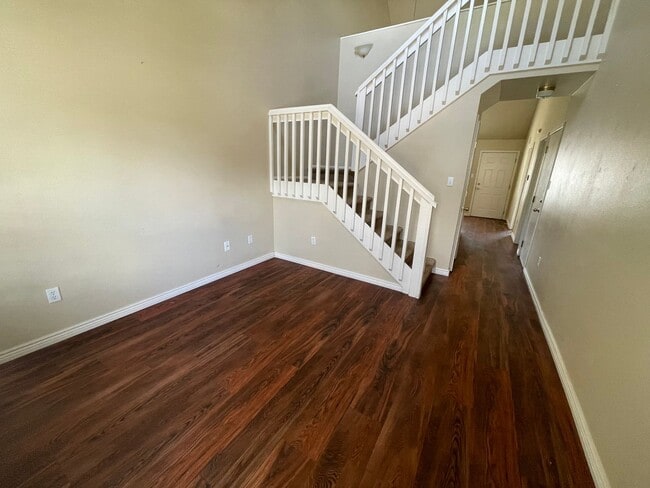 Building Photo - 3 BEDROOM, 2 BATHROOM, VILLAGE CREEK TOWNH...