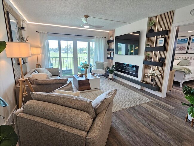 Building Photo - 437 Cerromar Ln