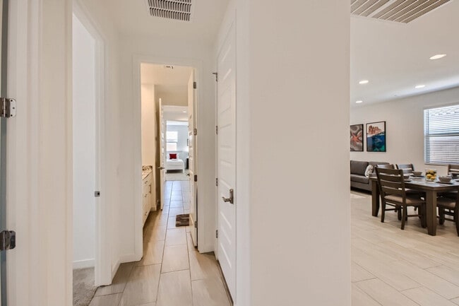 Building Photo - 9417 W Atlantis Wy