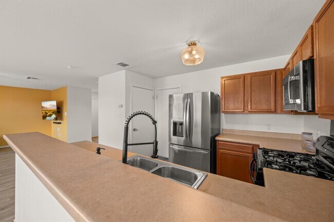 Building Photo - 1189 Shadow Creek Blvd