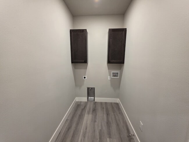 Building Photo - 13 Lockhart Ln