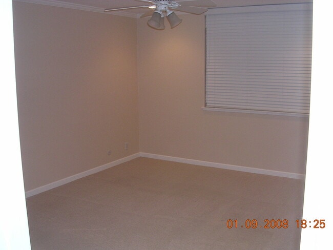 Building Photo - 200 Elm St