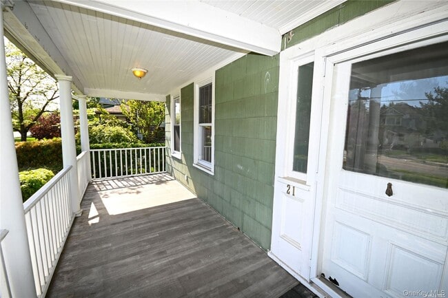 Building Photo - 21 Arrandale Ave