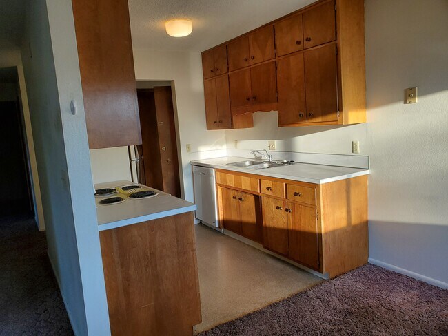 Building Photo - 402 30th Ave N